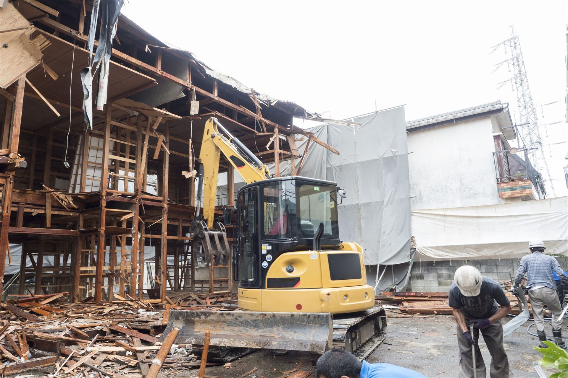 家の工事時は近隣に配慮 | 広島県福山の解体なら株式会社CREST