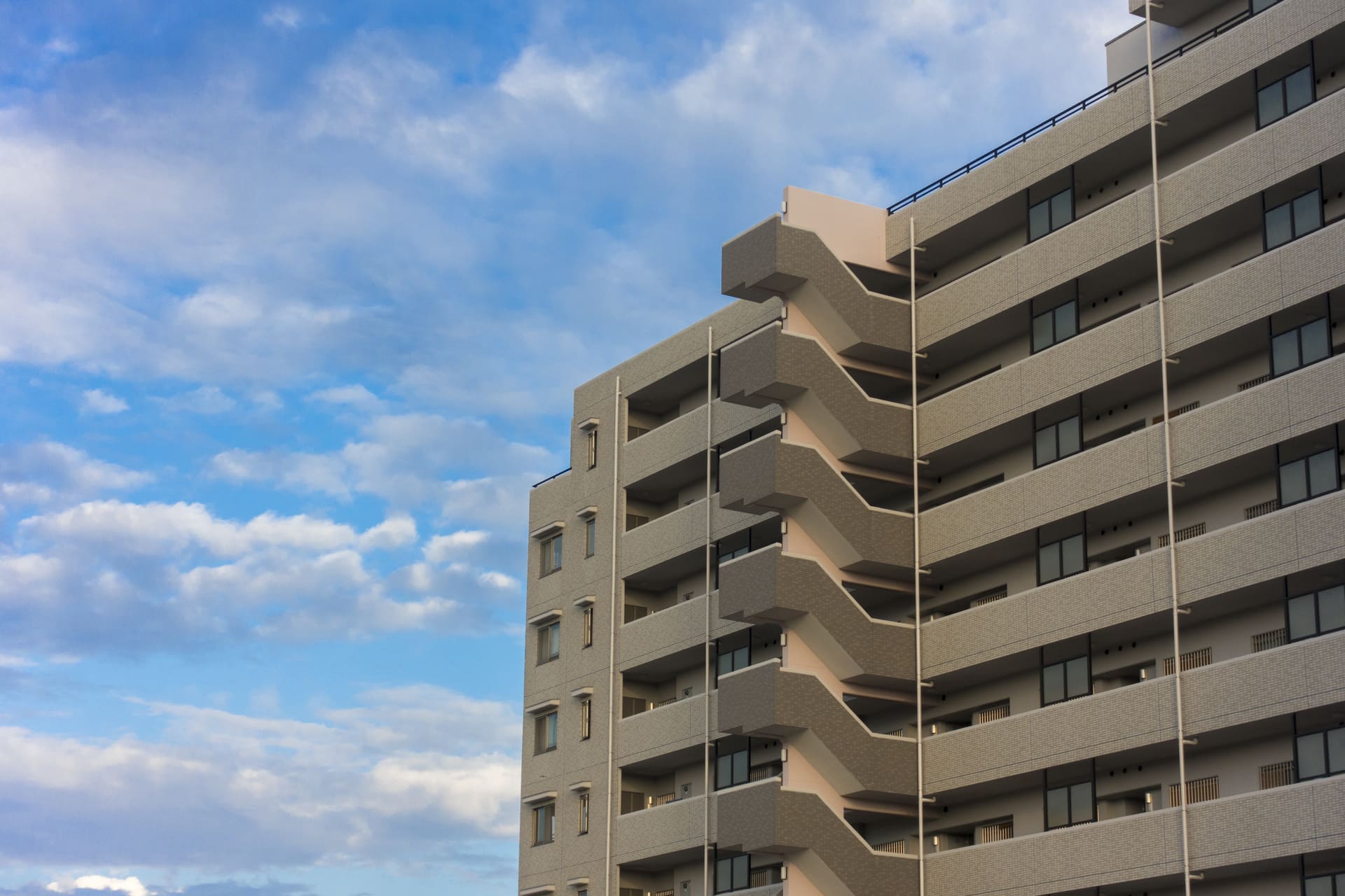 マンションやビルの調査 | 広島県福山の解体なら株式会社CREST